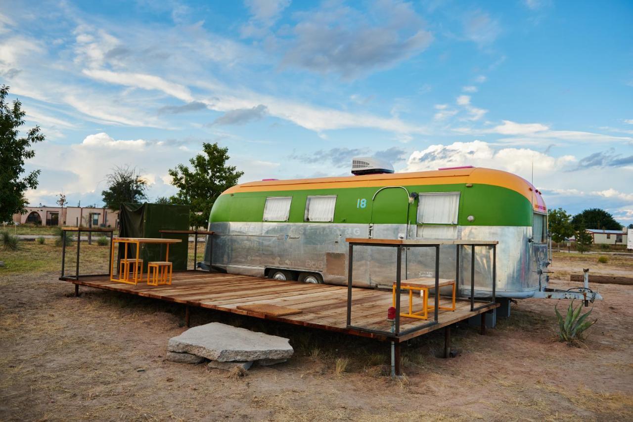El Cosmico Villa มาร์ฟา ภายนอก รูปภาพ