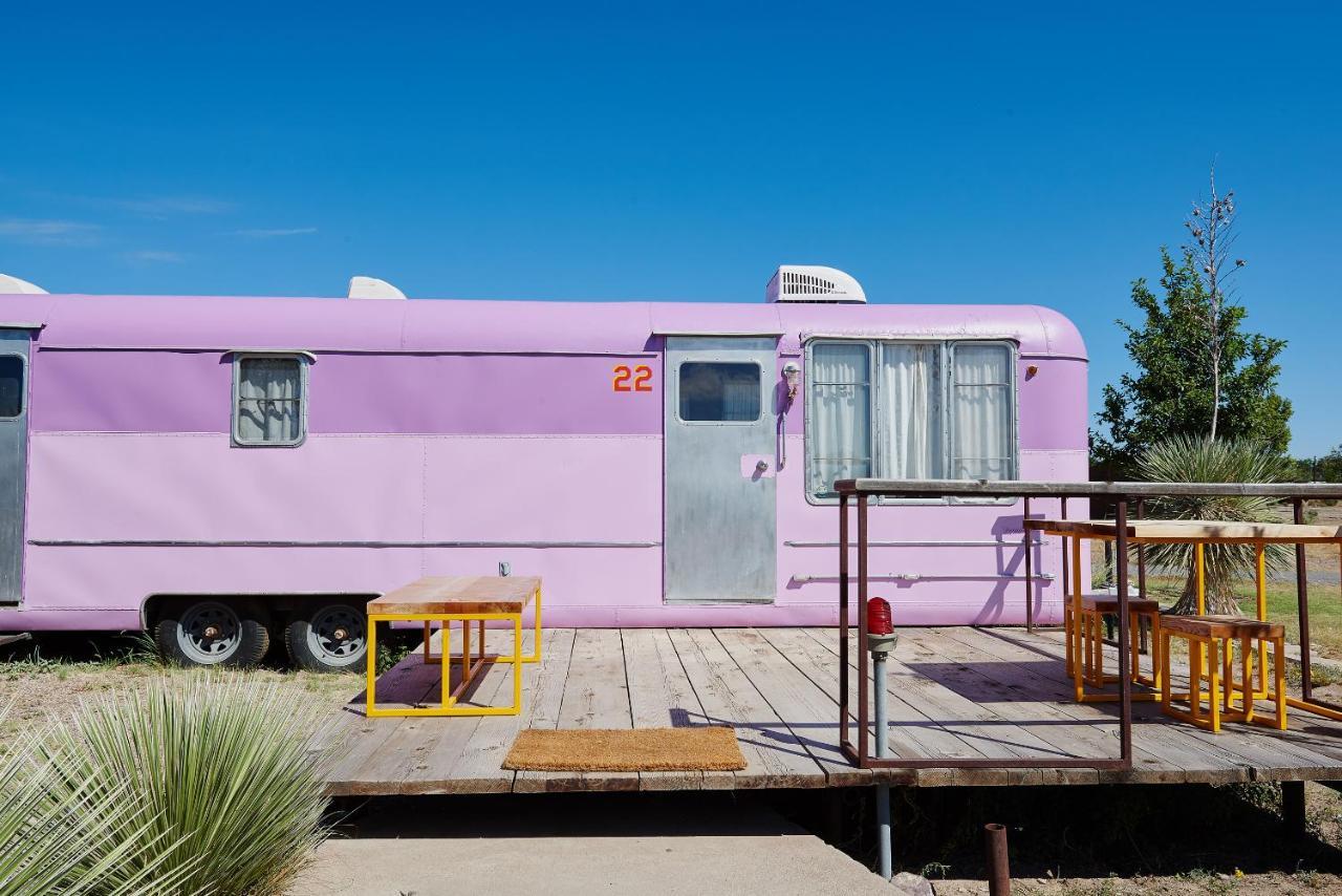 El Cosmico Villa มาร์ฟา ภายนอก รูปภาพ